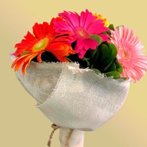 gerberas y clavo